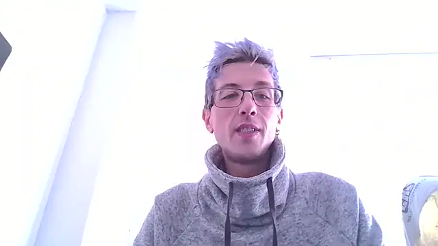 AskAveryAnything online show from 20, 12, 2025