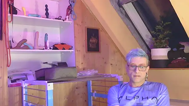 AskAveryAnything online show from 26, 4, 2026