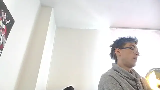 AskAveryAnything online show from 17, 12, 2025