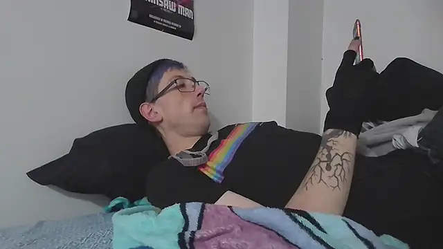 AskAveryAnything online show from 19, 12, 2025