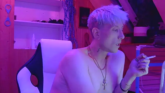 AskAveryAnything online show from 27, 4, 2026