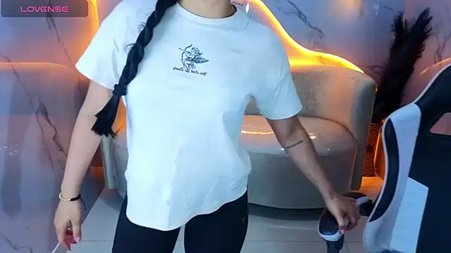 Sofi Adams Tx online show from 14, 1, 2026