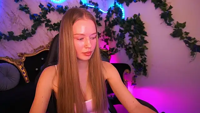 MollyyMayy online show from 15, 12, 2025