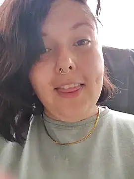 Divine Pouvoir online show from 18, 2, 2026