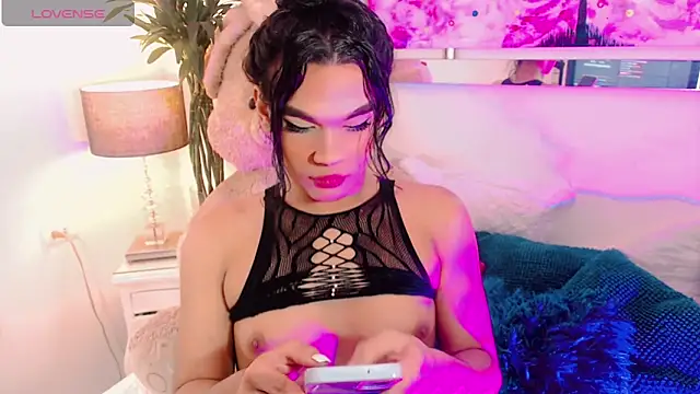 agathaferrer3 online show from 16, 12, 2025