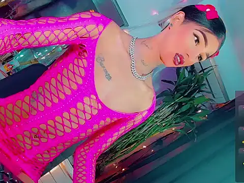 agathaferrer3 online show from 18, 4, 2026