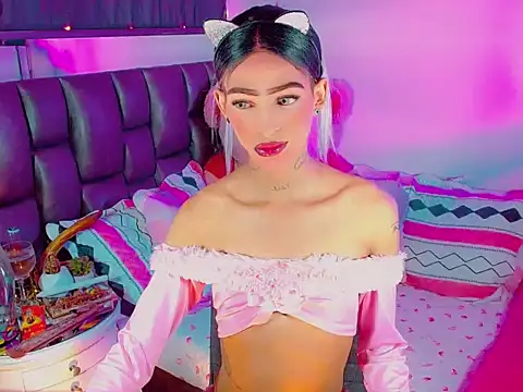 agathaferrer3 online show from 18, 2, 2026