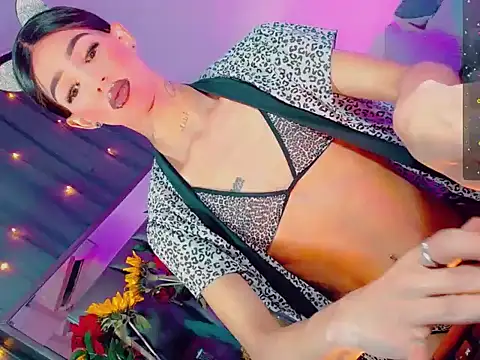 agathaferrer3 online show from 8, 3, 2026