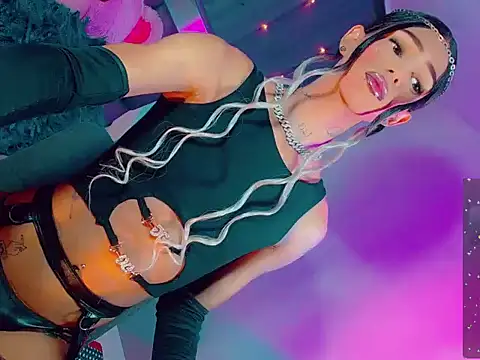 agathaferrer3 online show from 18, 3, 2026