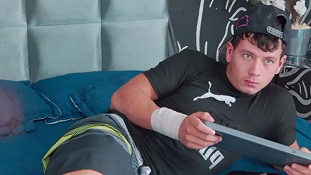 MagnusKnight  online show from 5, 2, 2026