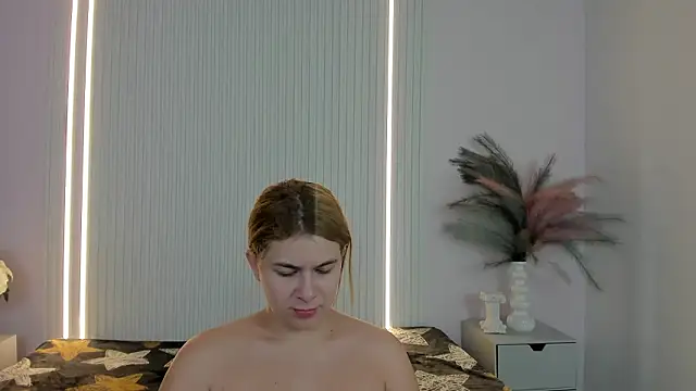 Snapshot of VivianOwen9 chatting on 2, 3, 2026 VivianOwen9 online show from 2, 3, 2026