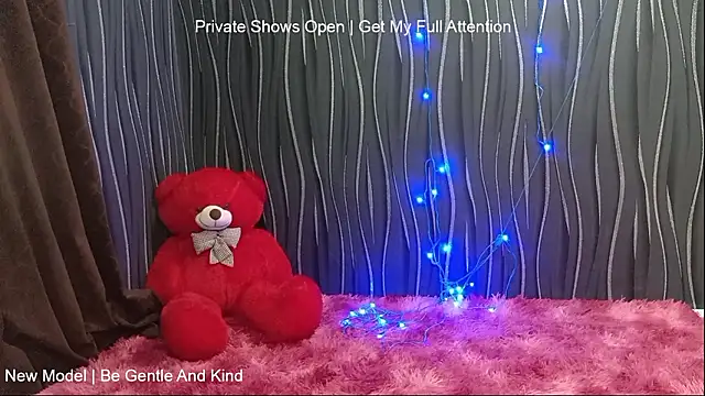 khushigoesnaughty0 online show from 19, 1, 2026