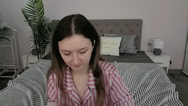 Snapshot of CyrenaLuxe chatting on 22, 3, 2026 CyrenaLuxe online show from 22, 3, 2026