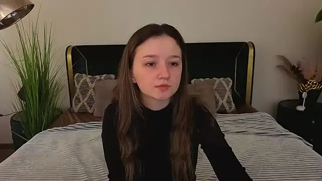 Snapshot of CyrenaLuxe chatting on 21, 3, 2026 CyrenaLuxe online show from 21, 3, 2026