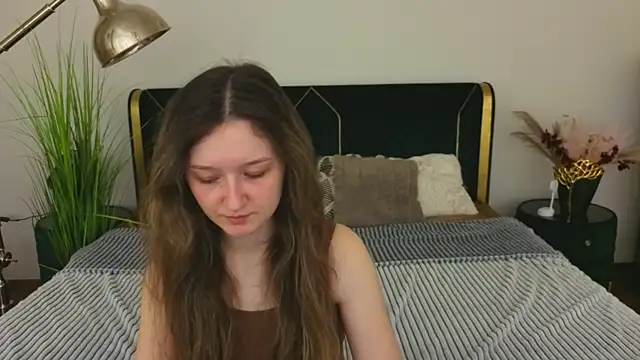 Snapshot of CyrenaLuxe chatting on 28, 3, 2026 CyrenaLuxe online show from 28, 3, 2026