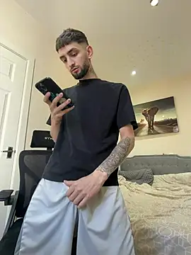 Juliann69Ramiro online show from 10, 5, 2026
