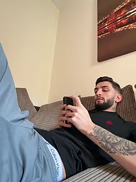 Juliann69Ramiro online show from 17, 1, 2026