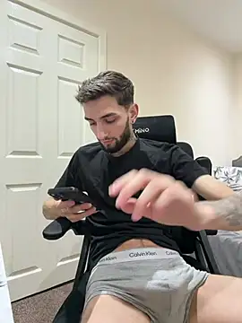 Juliann69Ramiro online show from 25, 2, 2026