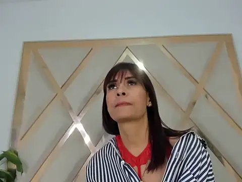 Selenaasm online show from 12, 1, 2026