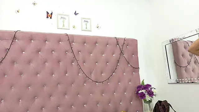 ValentinaFranco1 online show from 8, 1, 2026