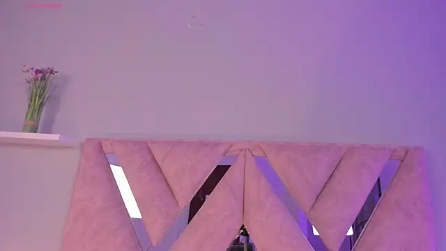 Amelia Saenz  online show from 13, 3, 2026