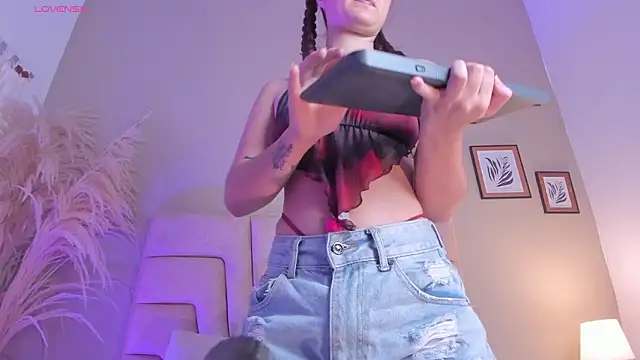 Amelia Saenz  online show from 7, 2, 2026