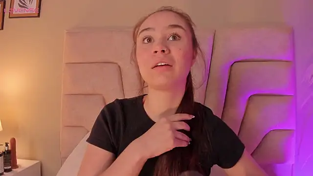 Amelia Saenz  online show from 22, 2, 2026