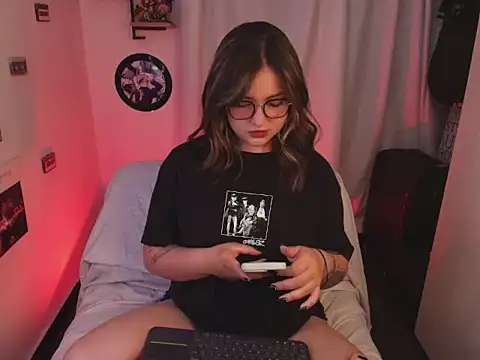 sara cuteeyes online show from 21, 4, 2026