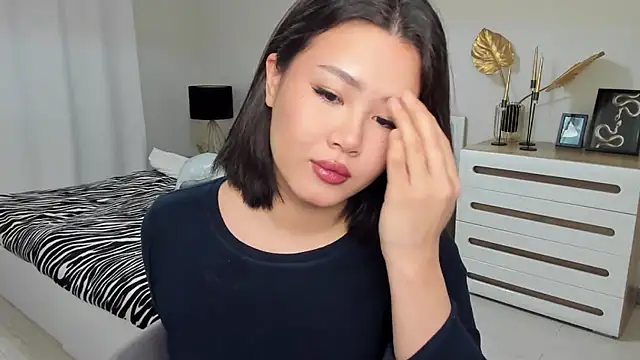 Brunette Charm online show from 13, 2, 2026