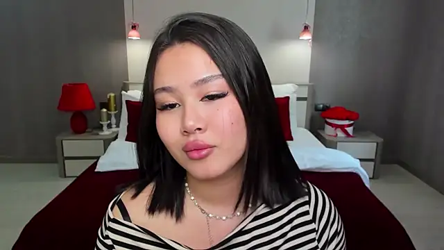 Brunette Charm online show from 14, 4, 2026