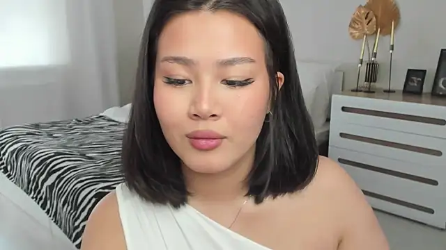 Brunette Charm online show from 24, 3, 2026