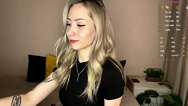 sun under skyy online show from 10, 2, 2026