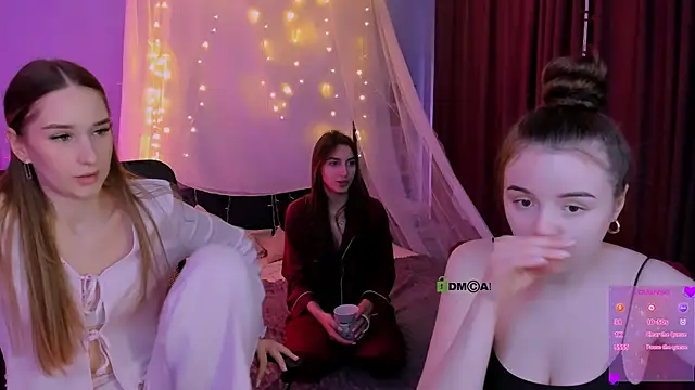 mila firee online show from 14, 4, 2026