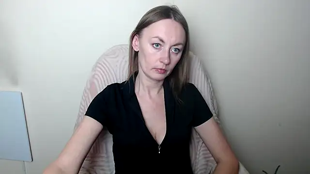 LiaSeass  online show from 7, 4, 2026