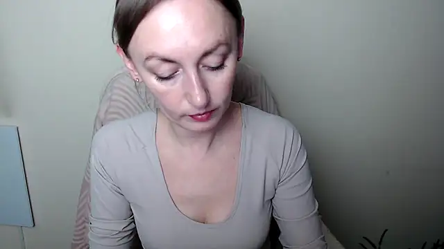 LiaSeass  online show from 2, 4, 2026