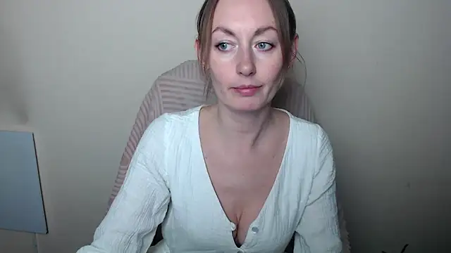 LiaSeass  online show from 8, 4, 2026