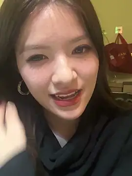 Snapshot of Momochen8839 chatting on 24, 2, 2026 Momochen8839 online show from 24, 2, 2026