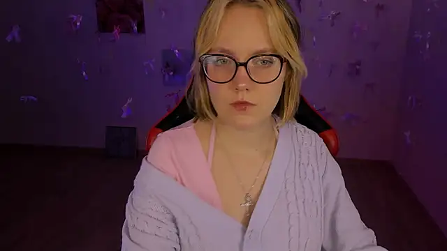 Snapshot of madeline_doll chatting on 20, 2, 2026 madeline doll online show from 20, 2, 2026