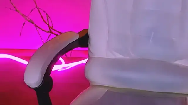 Snapshot of madeline_doll chatting on 17, 2, 2026 madeline doll online show from 17, 2, 2026