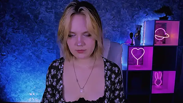 Snapshot of madeline_doll chatting on 2, 3, 2026 madeline doll online show from 2, 3, 2026