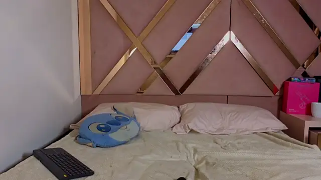 Stephanny Blush online show from 14, 3, 2026