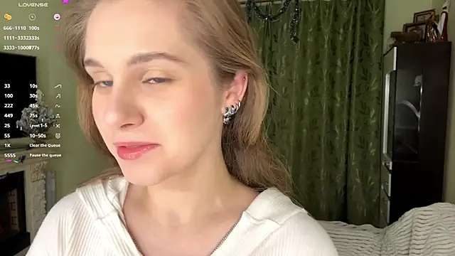 Snapshot of MiaBlanko chatting on 20, 12, 2025 MiaBlanko online show from 20, 12, 2025