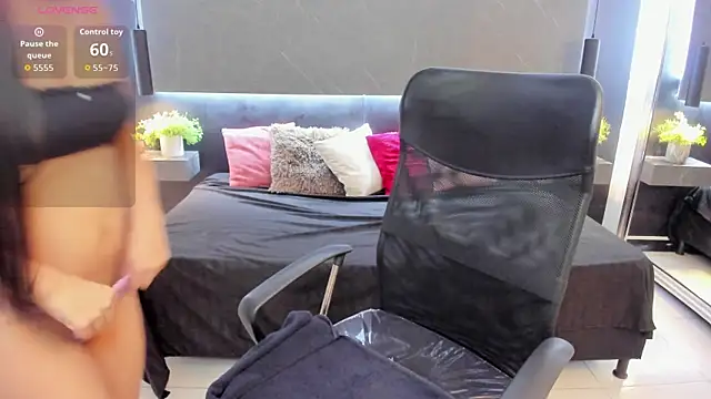 Snapshot of ariaa_belle chatting on 26, 6, 2026 ariaa belle online show from 26, 6, 2026
