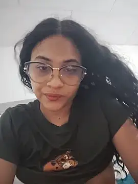 Snapshot of DAFNNEE_HOT chatting on 12, 6, 2026 DAFNNEE HOT online show from 12, 6, 2026