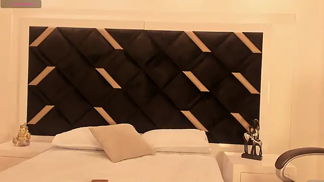 Lunara Vall online show from 13, 2, 2026