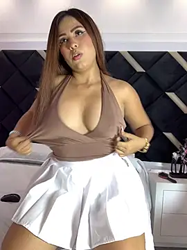 Lunara Vall online show from 3, 3, 2026