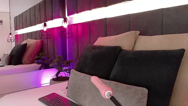 Snapshot of luna_blannco chatting on 9, 1, 2026 luna blannco online show from 9, 1, 2026