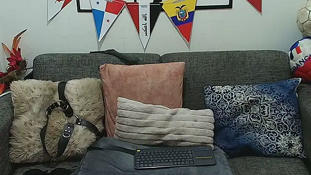 Laura hotmilf online show from 7, 7, 2026