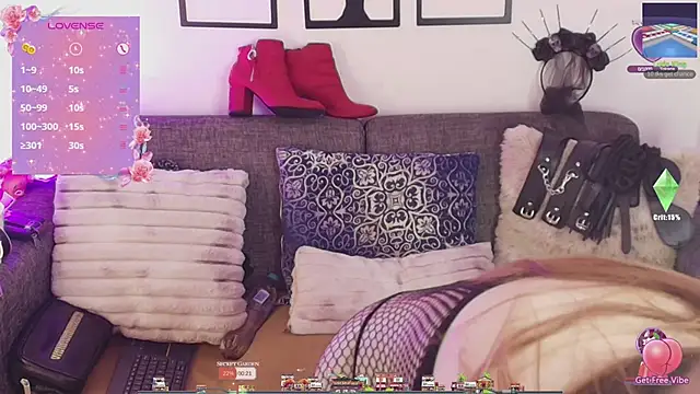 Laura hotmilf online show from 10, 6, 2026