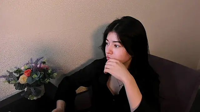 LisaColee online show from 6, 5, 2026